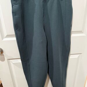 Nike 24.7 Forest Green Pants Women’s Large